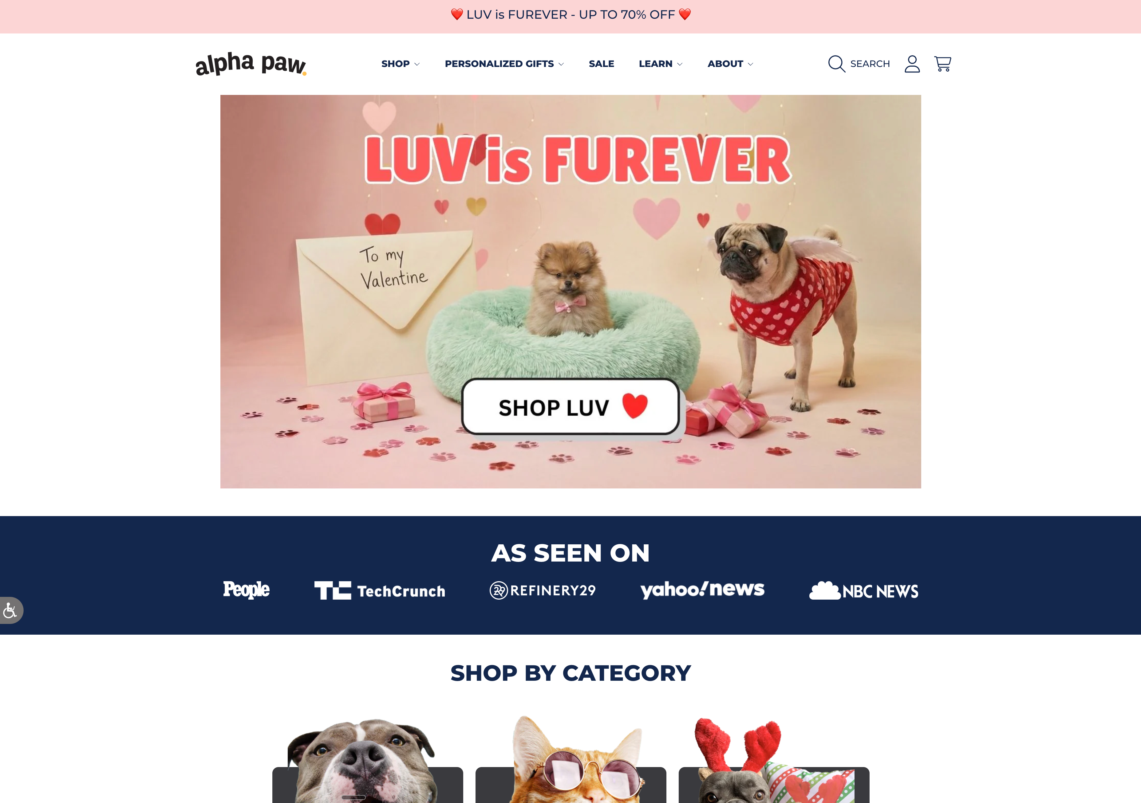 Alpha Paw homepage showing customized pet accessories & wellness products